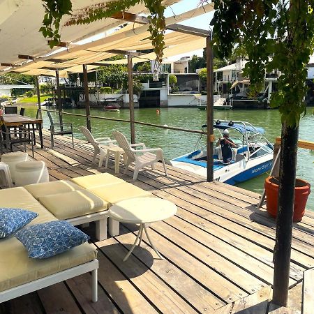 Marina Palace Teques 테케스키텡고 외부 사진