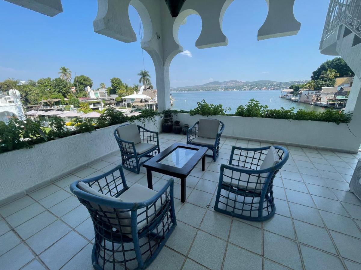 Marina Palace Teques 테케스키텡고 외부 사진