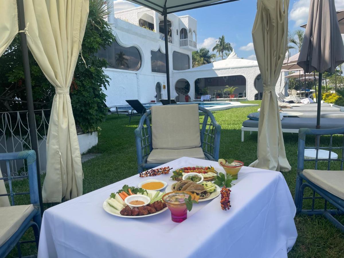Marina Palace Teques 테케스키텡고 외부 사진